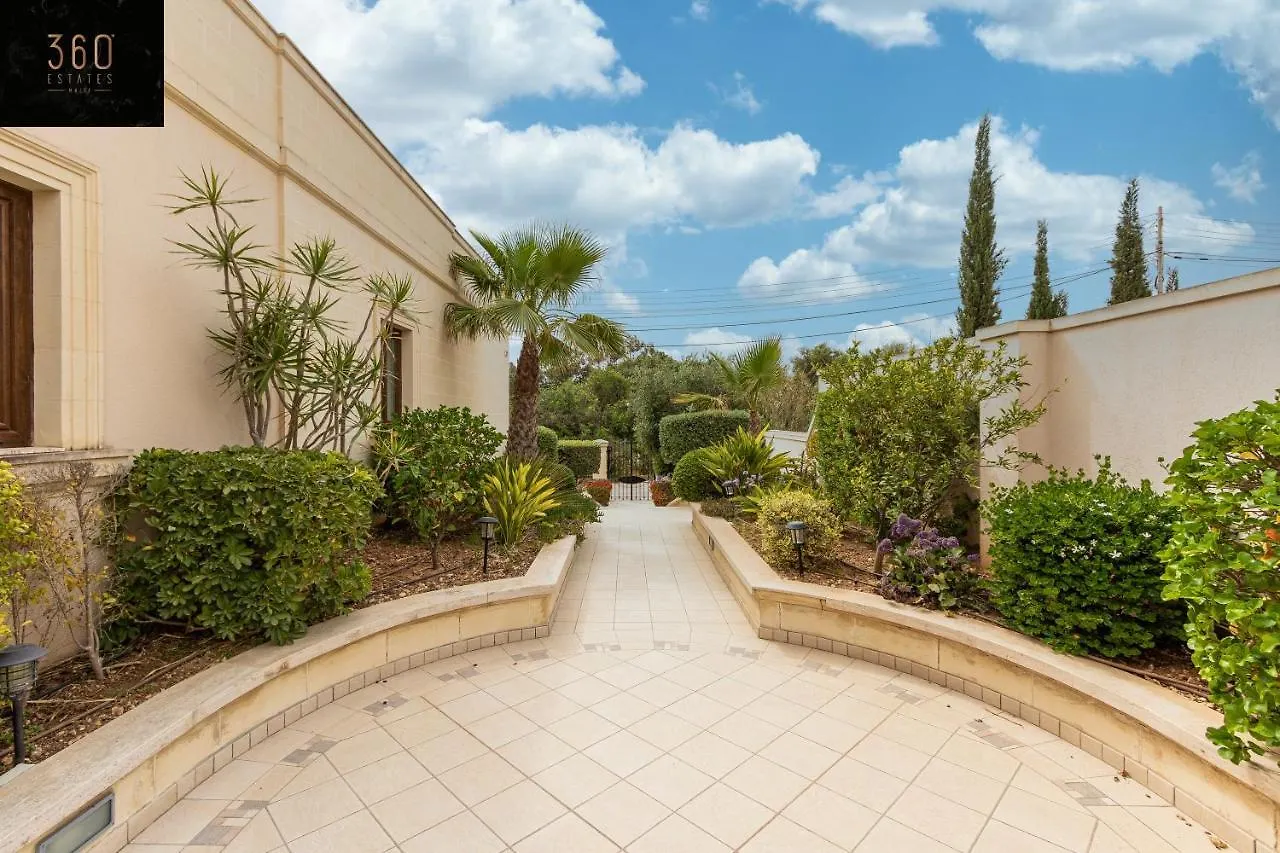 Lux Villa With Amazing Bbq, Pool Area & Wifi By 360 Estates Is-Swieqi Malta
